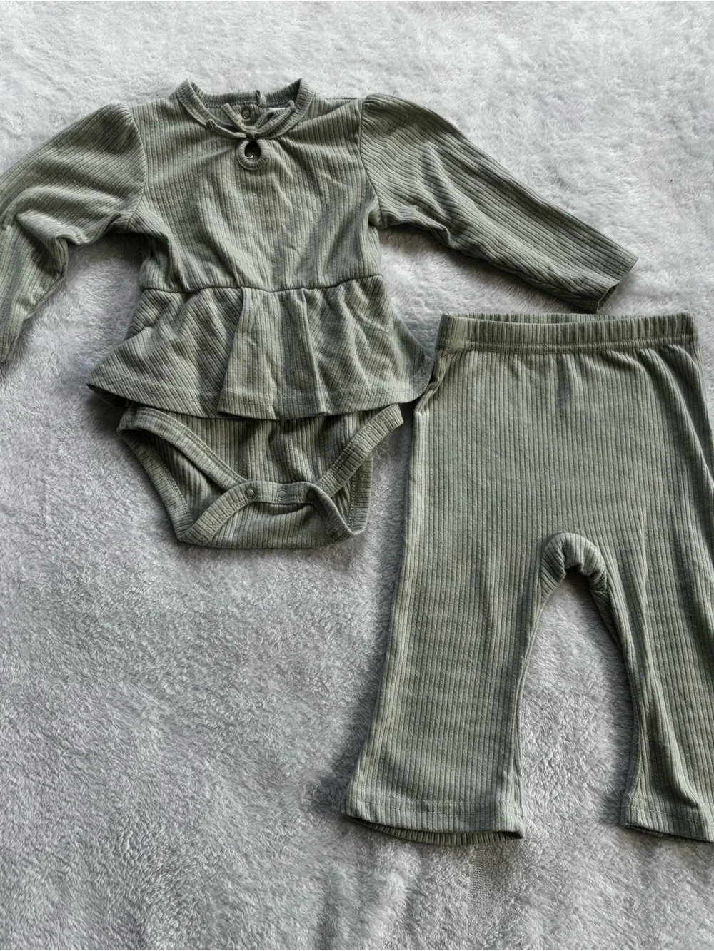 Rachel Zoe Baby Girl 3-Piece Ribbed Outfit Lot – Neutral Onesies & Pants Set